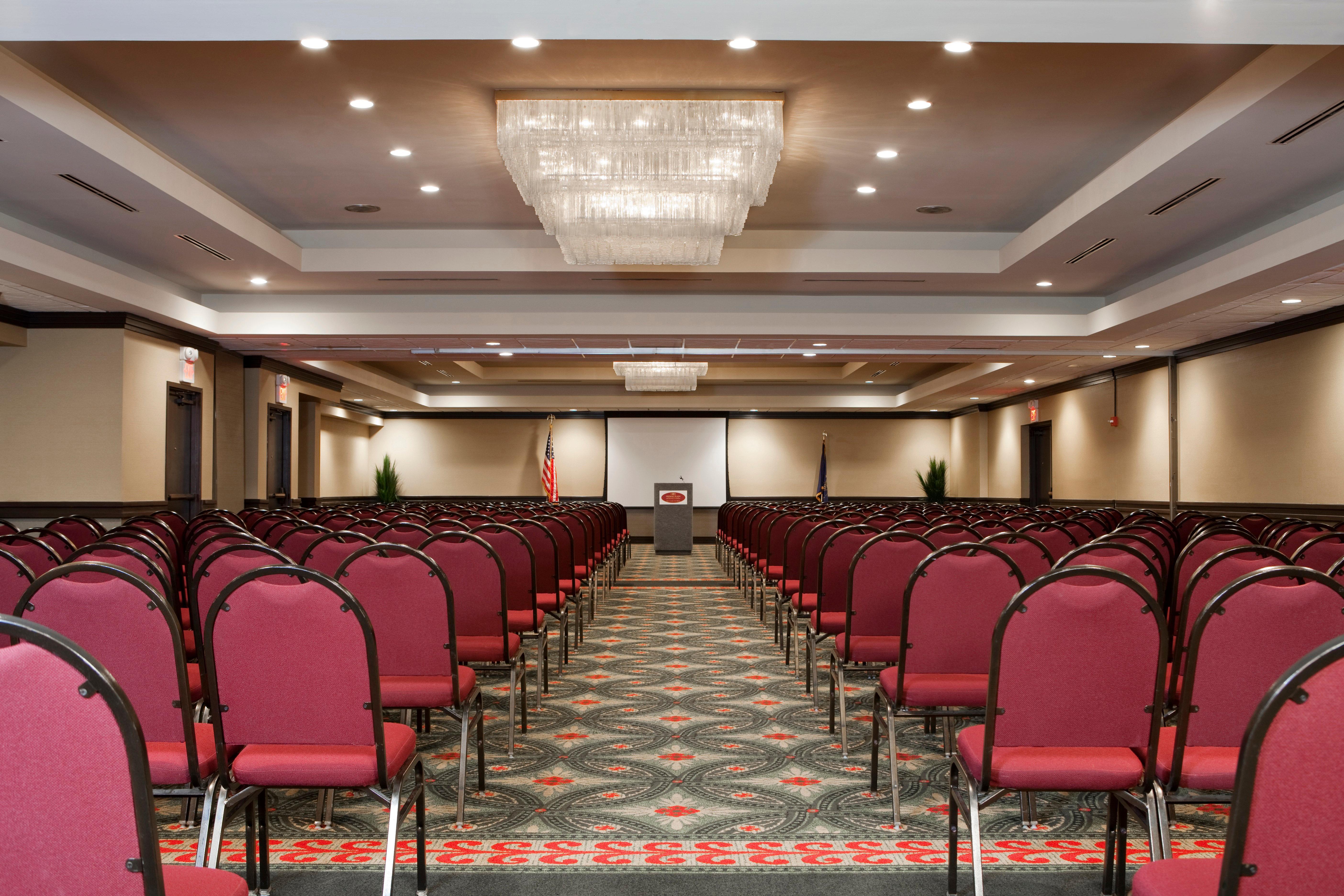 Crowne Plaza Indianapolis-Airport, An Ihg Hotel Exterior photo